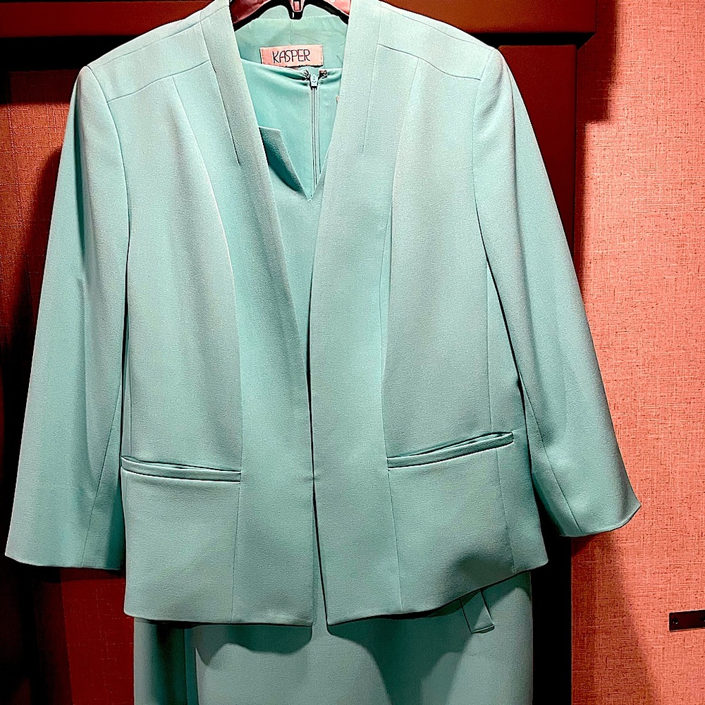 Kaspar tailored dress, matching jacket in stunning turquoise.